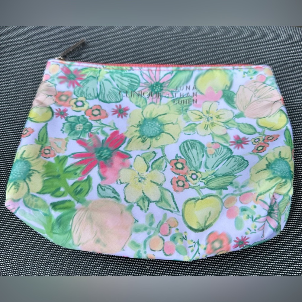 ✅ 3 for $25 - NWOT Clinique & Jonathan Cohen Floral Cosmetic Bag